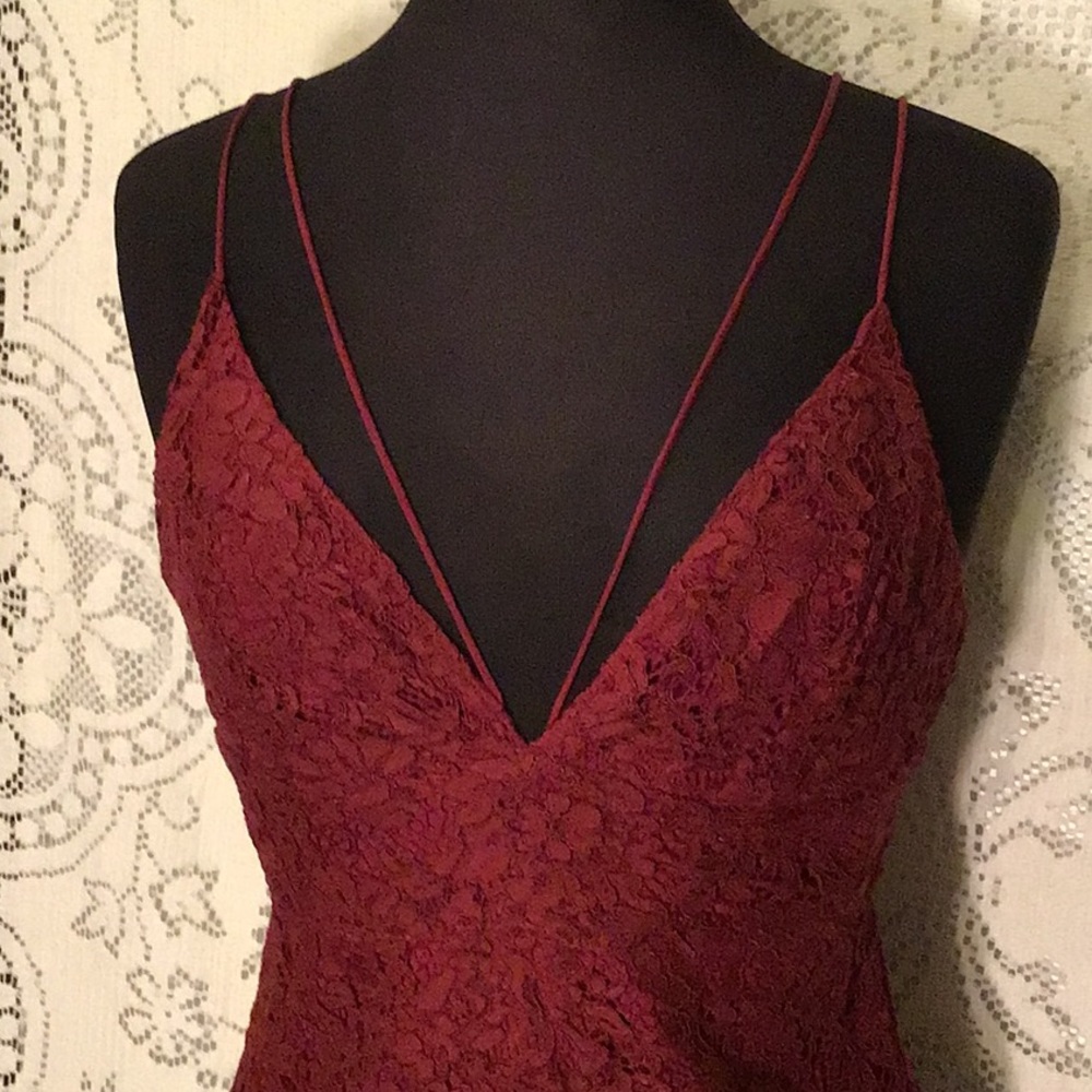 NWT✨Burgundy Lace Midi Dress - Picture 3 of 7